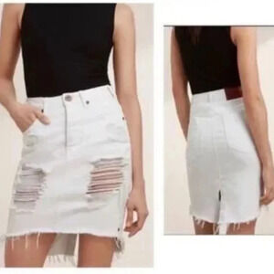 One X OneTeaspoon Brand distressed white Jean Skirt Size 29